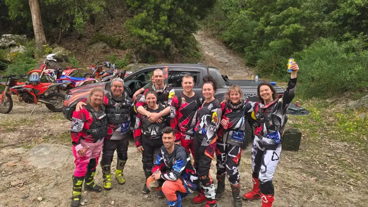 Tour de enduro Adrenaline Rush em trilhos de Portugal